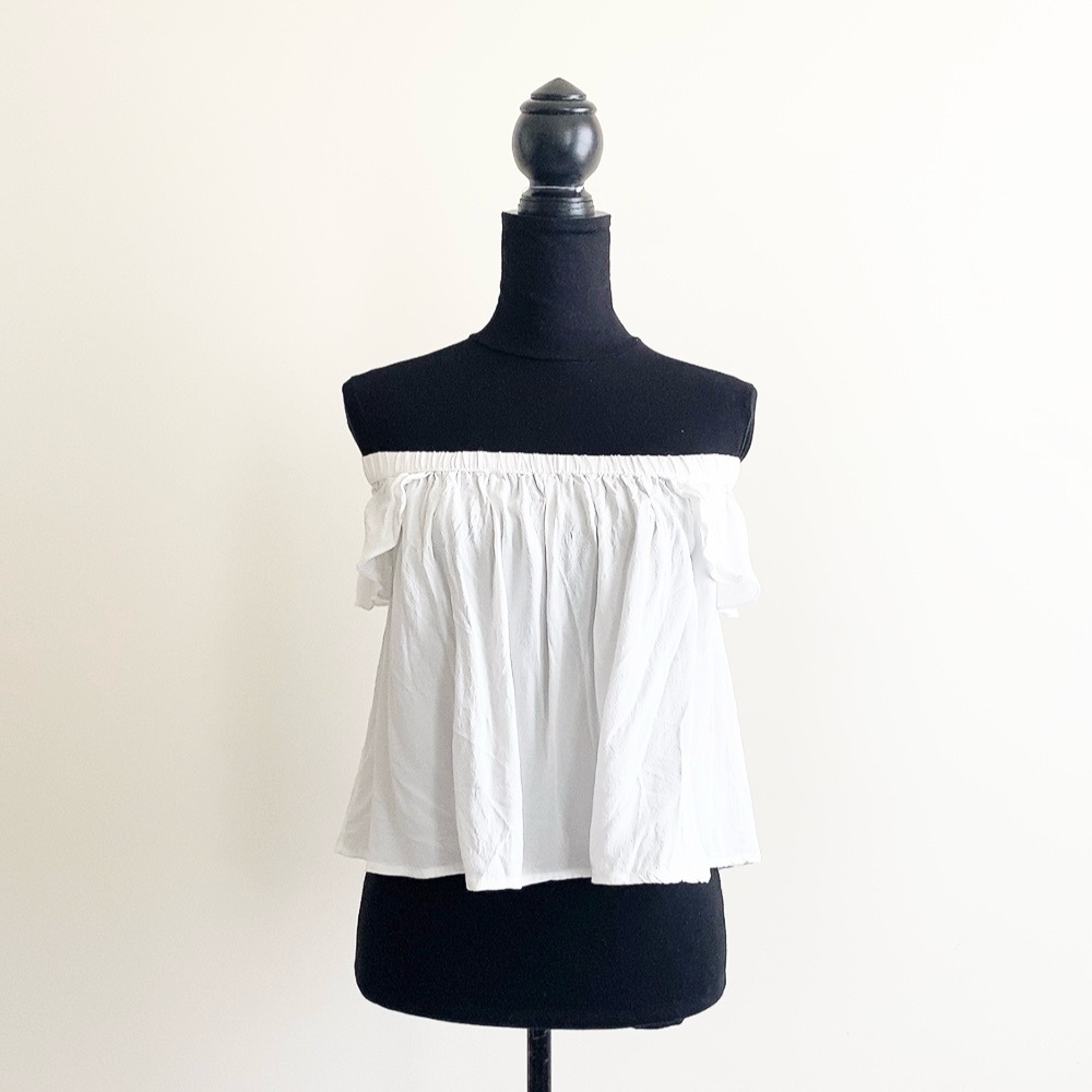 Forever 21 Off-the-Shoulder Top – Size Small